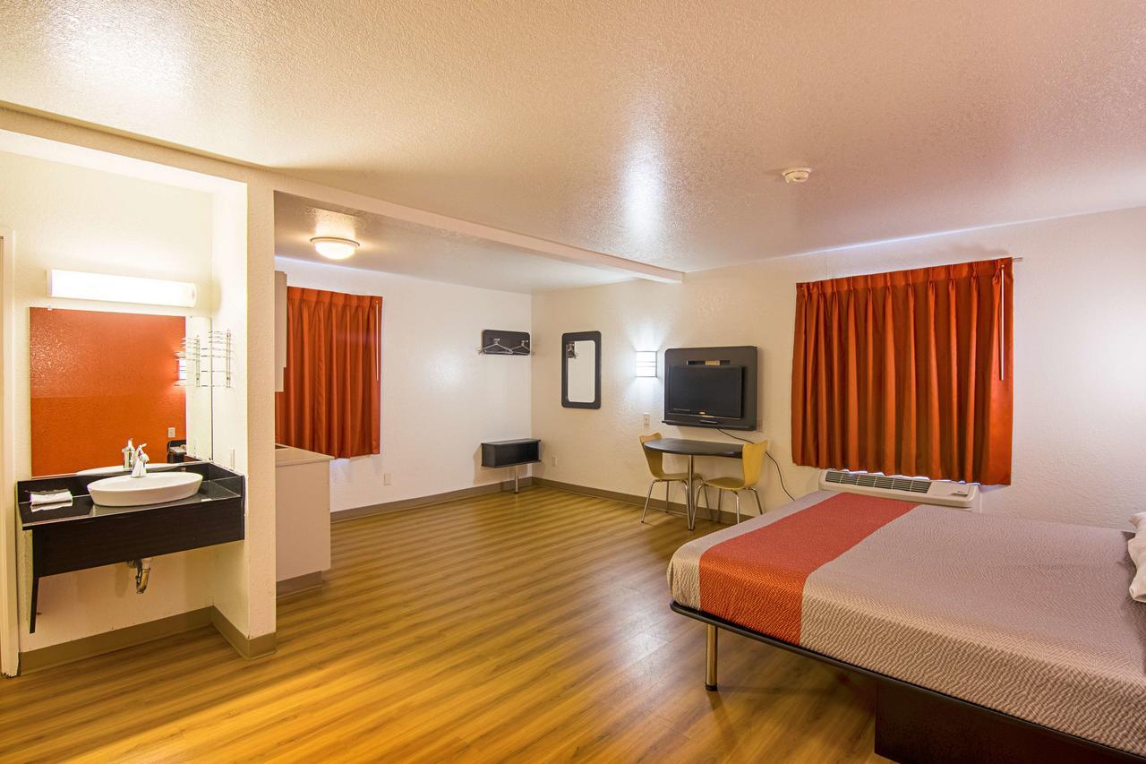 Motel 6 Little Rock South ภายนอก รูปภาพ