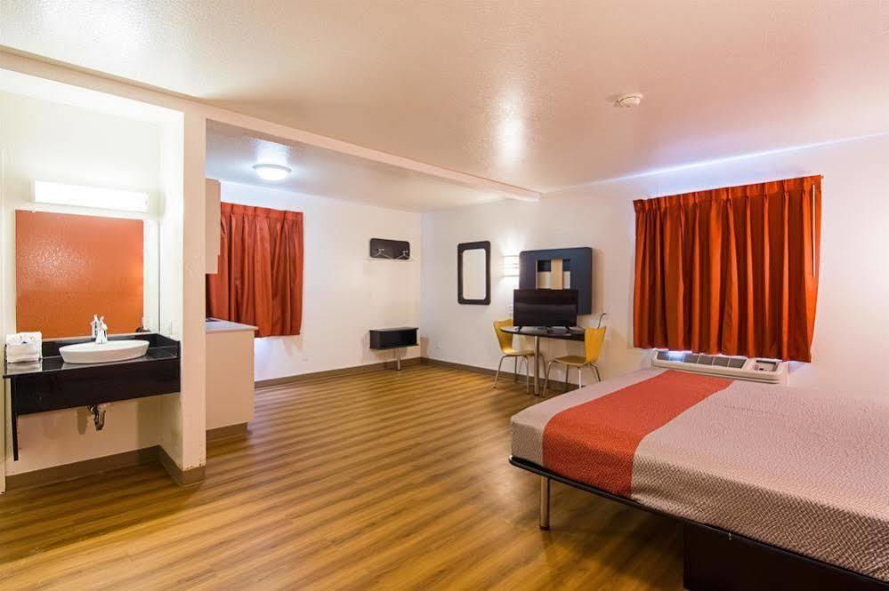 Motel 6 Little Rock South ภายนอก รูปภาพ